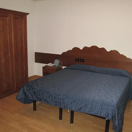 לינה וארוחת בוקר Meuble Blue House ארונצו די קדורה